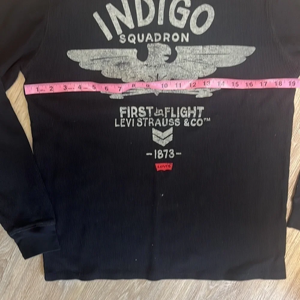 Levi’s Graphic Indigo Squadron Thermal Black Long Sleeved Tee Shirt.  Size M